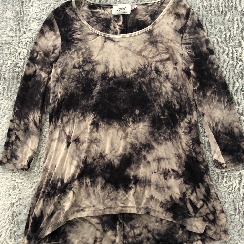 Quarter-sleeve shirt